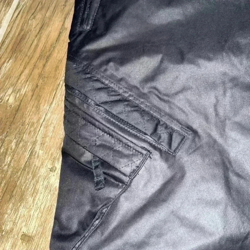 Special Blend women’s snowboarding pants - Picture 3 of 5